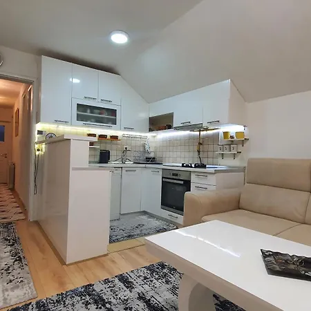 View 2 Apartment